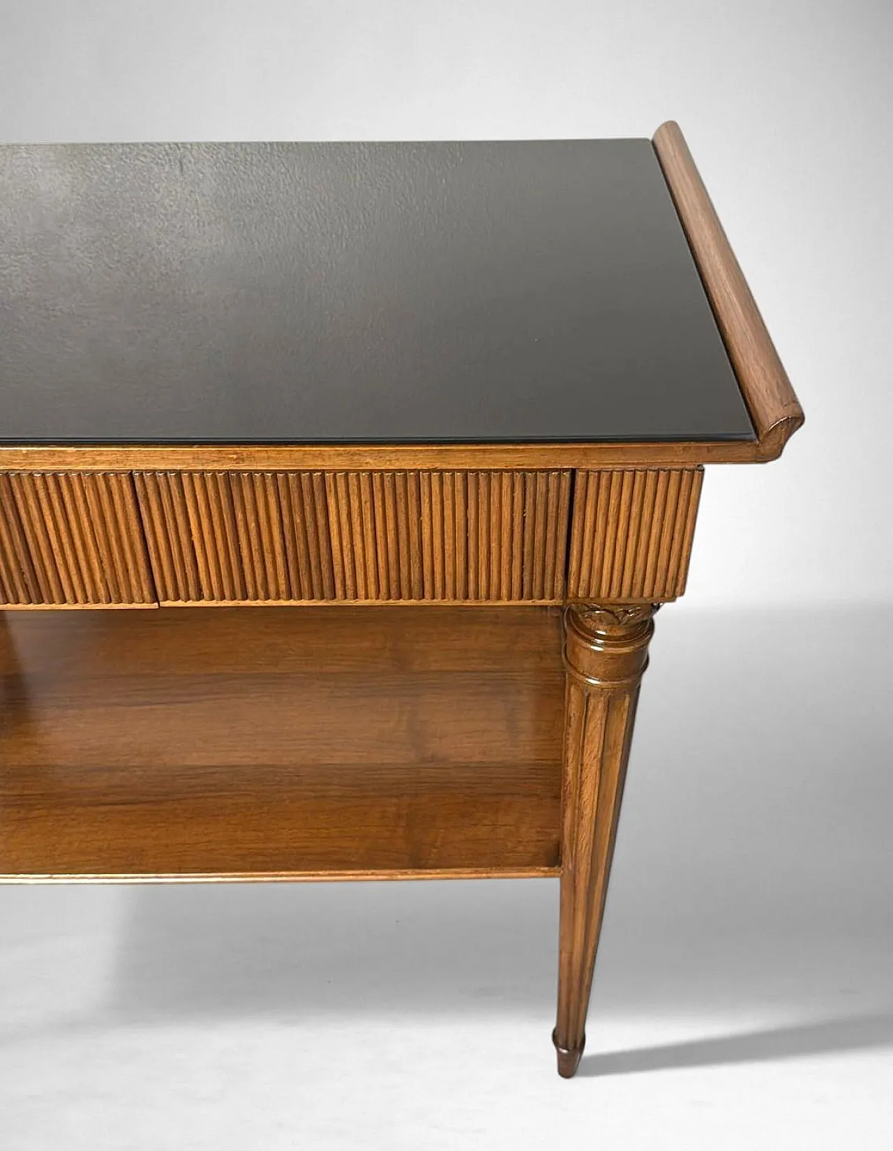 Mid-Century Modern pair of wooden nightstands with glass tops, 1950s 16