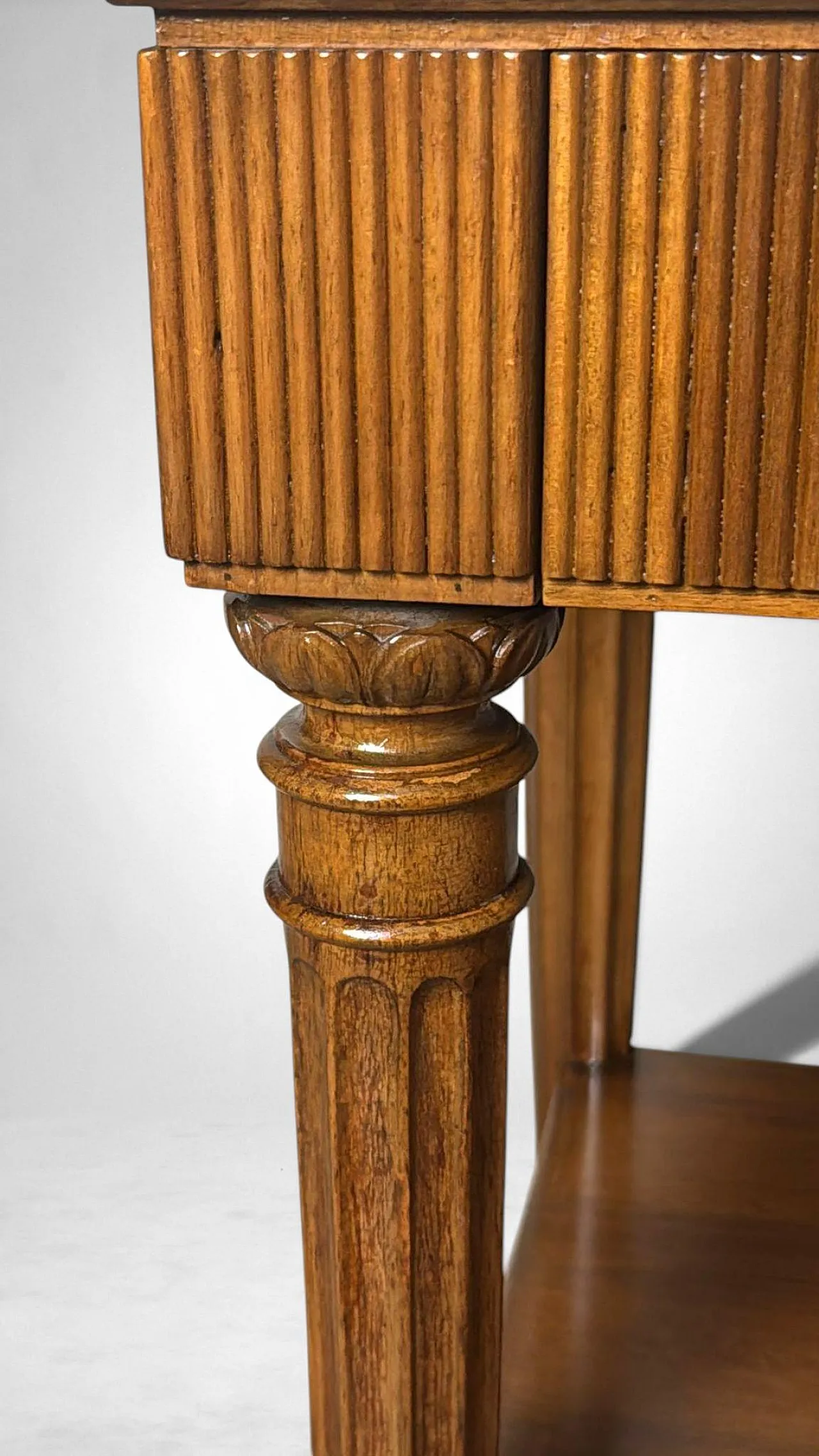 Mid-Century Modern pair of wooden nightstands with glass tops, 1950s 17