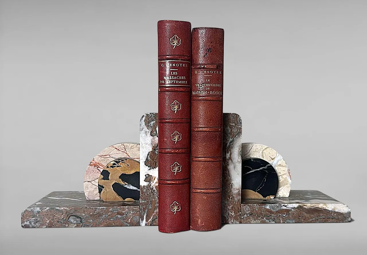 Pair of Art Deco bookends in polychrome marble, 1930s 8