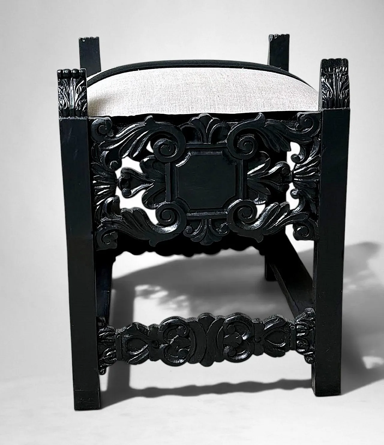 Neo-Renaissance style bench carved eood and linen blend, 19th century 7