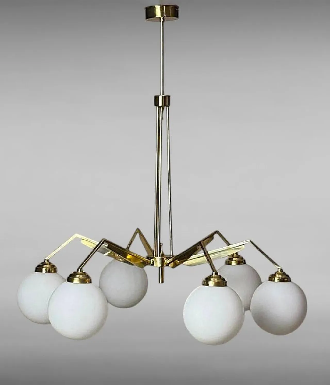 Lampadario in ottone in stile Stilnovo con globi in vetro opalino, 900 2