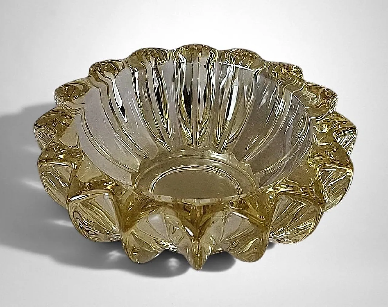 Art Deco molded glass bowl attributed to Pierre D'Avesn, 1930s 7