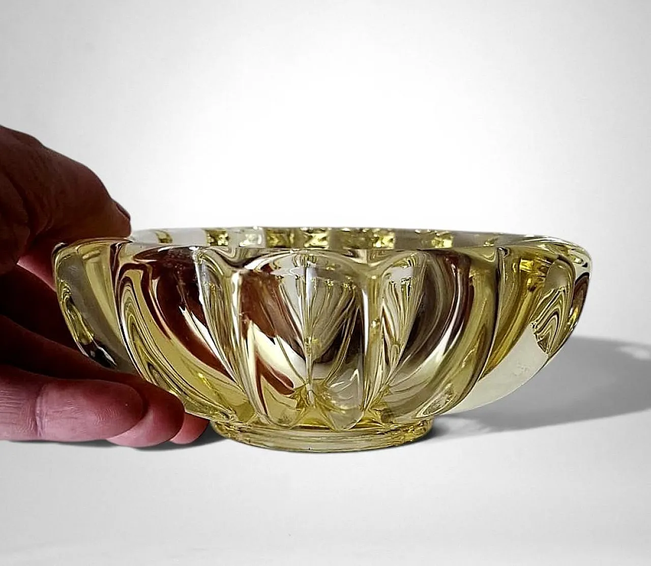 Art Deco molded glass bowl attributed to Pierre D'Avesn, 1930s 17