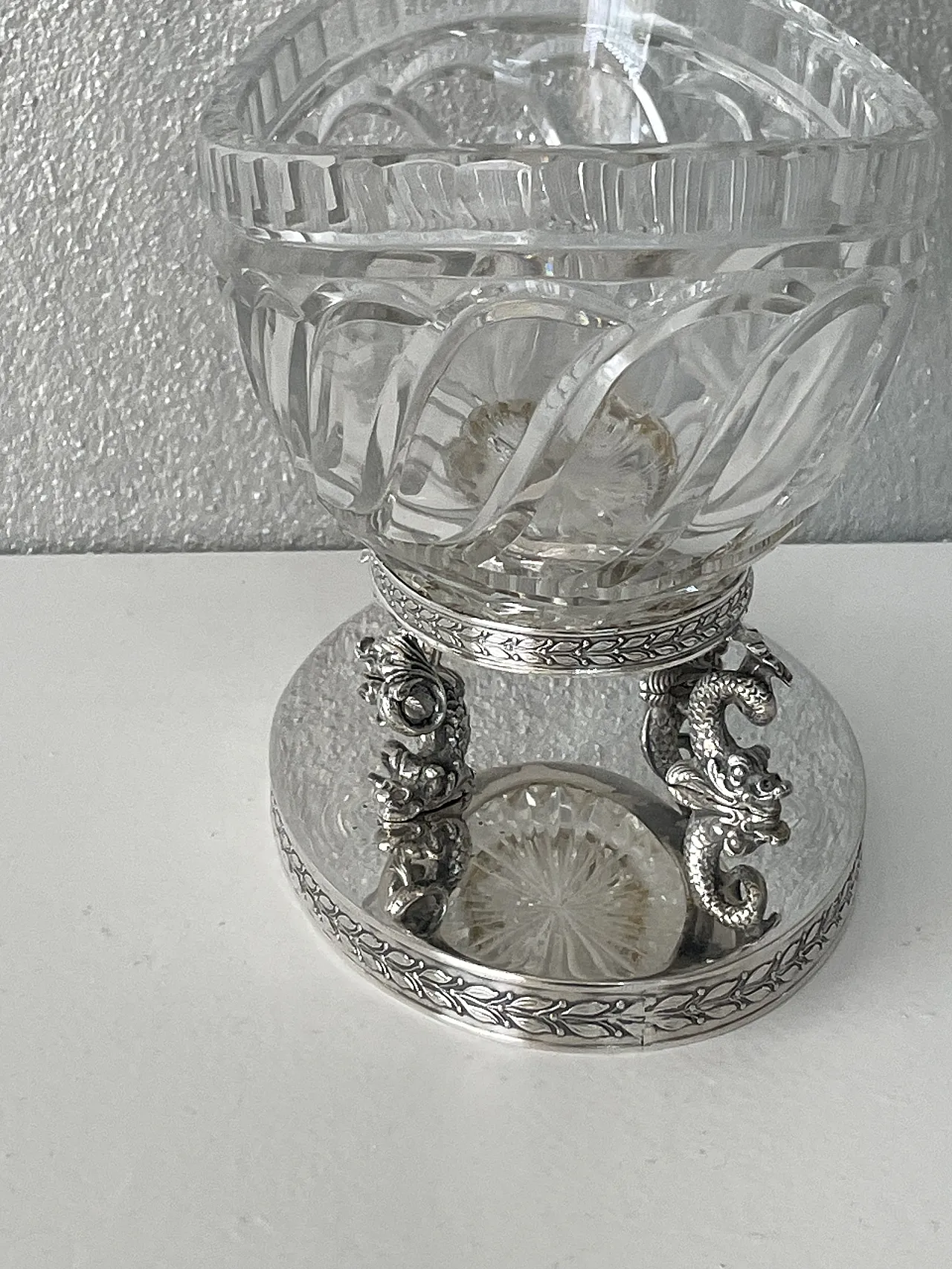 Centrotavola con delfini in argento 800 e cristallo, anni '70 2