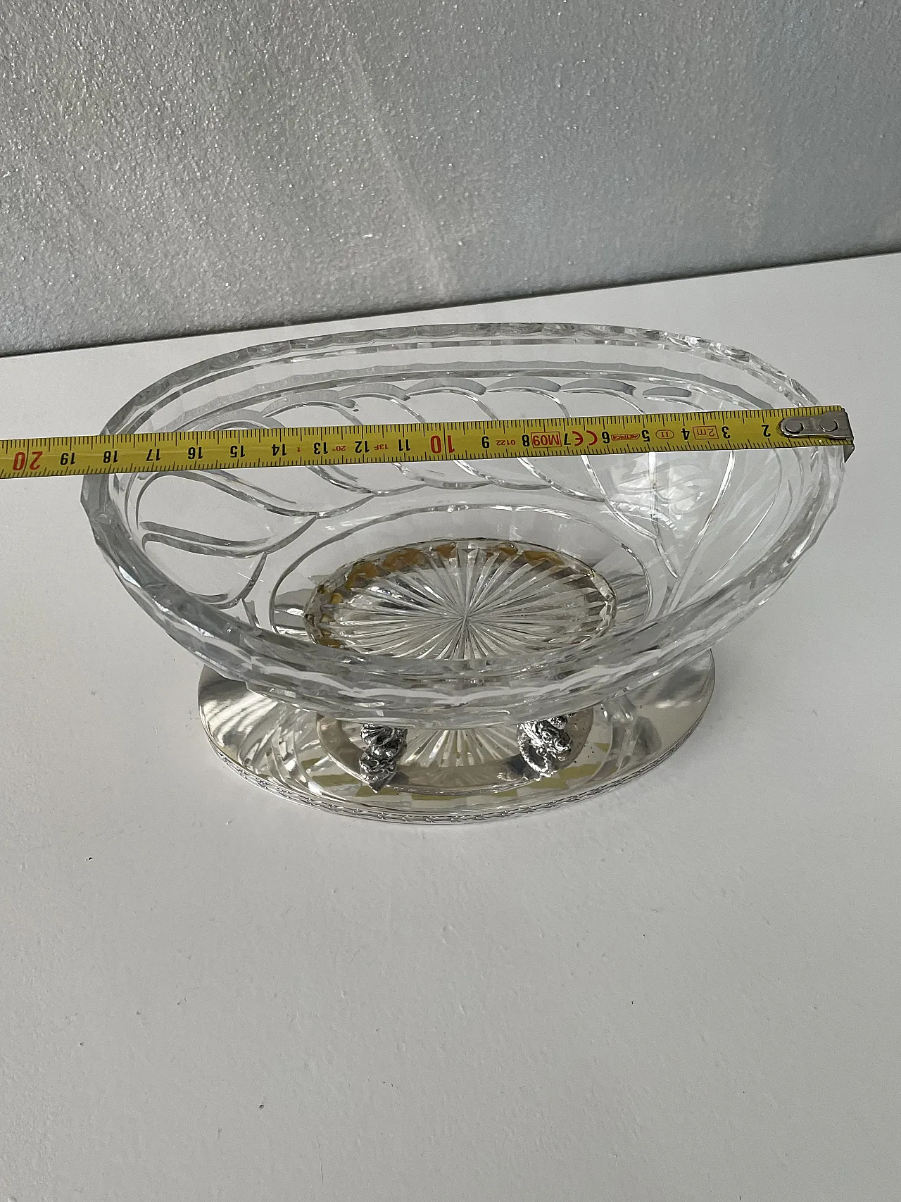 Centrotavola con delfini in argento 800 e cristallo, anni '70 5