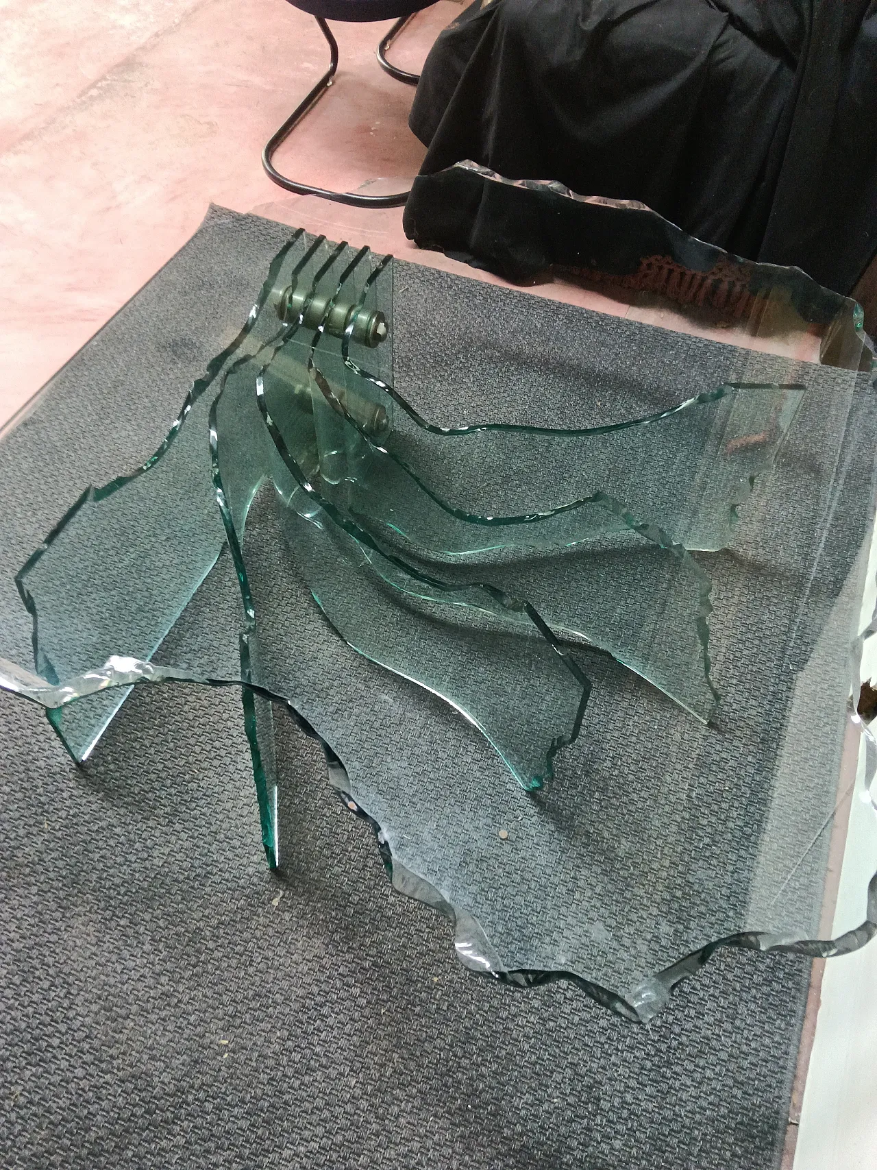Fiall Shell table 24