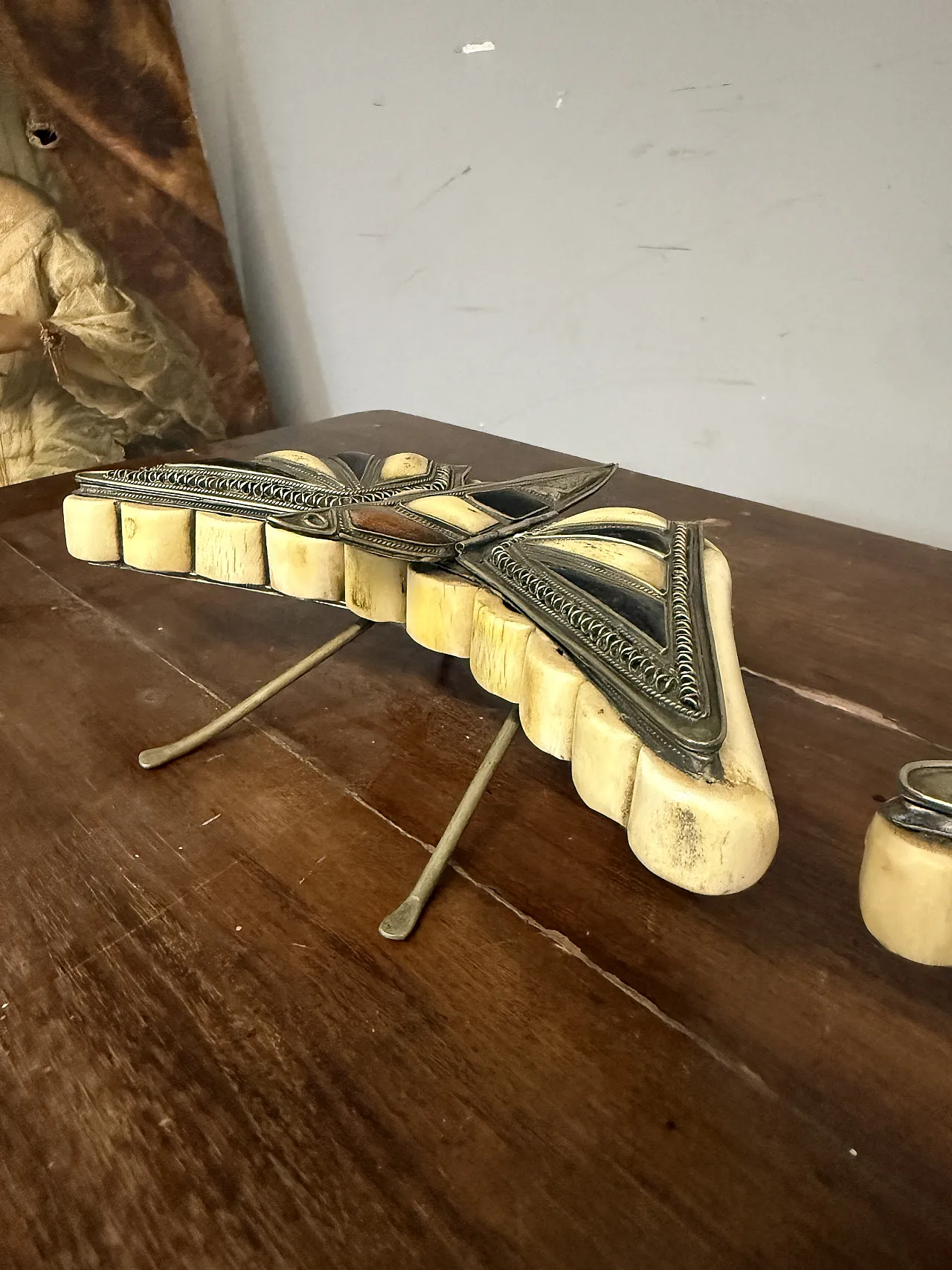 Pair of butterfly jewelry boxes in bone and carved wood, 1970s 4