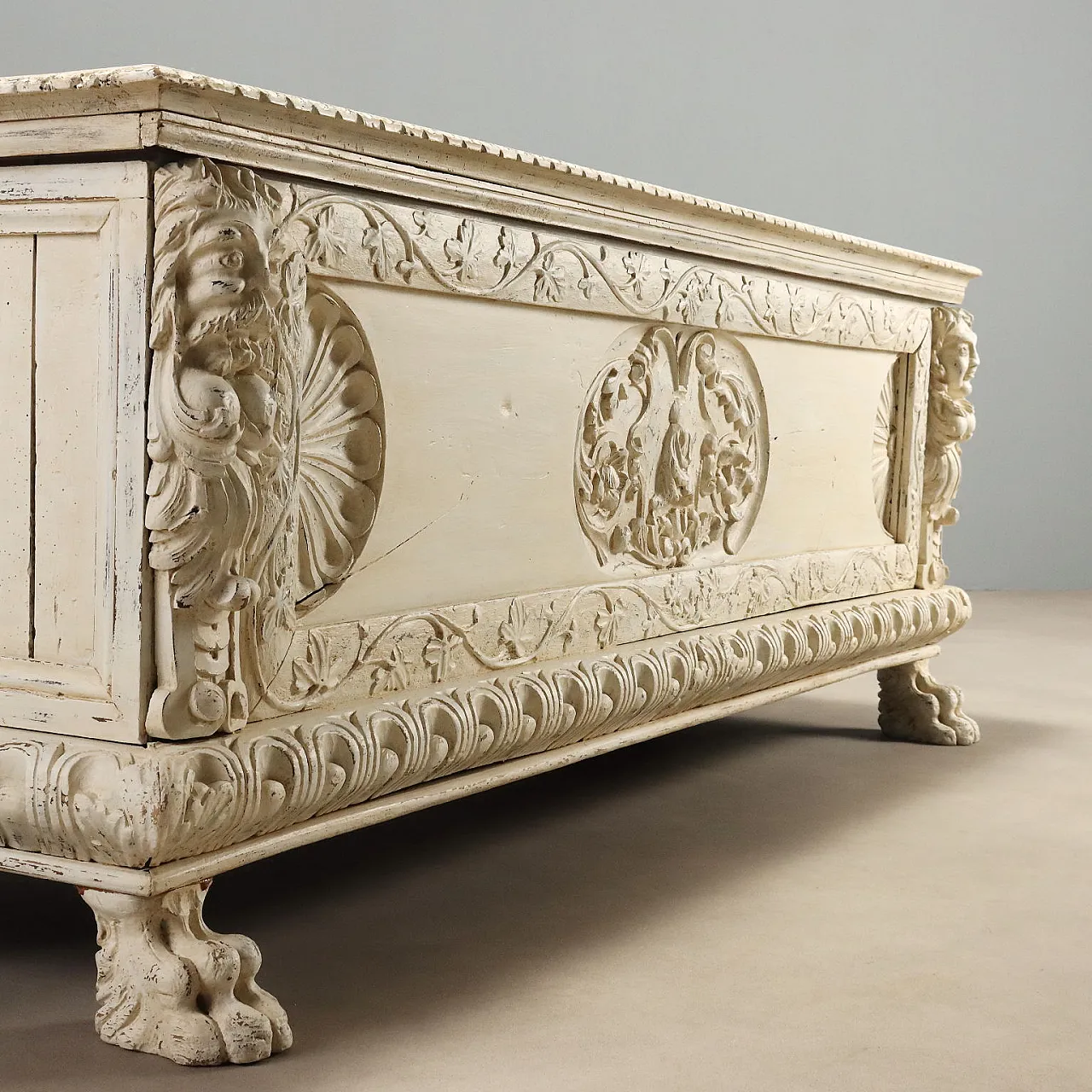 Carved and painted Neo-Renaissance style chest, 19th century 3