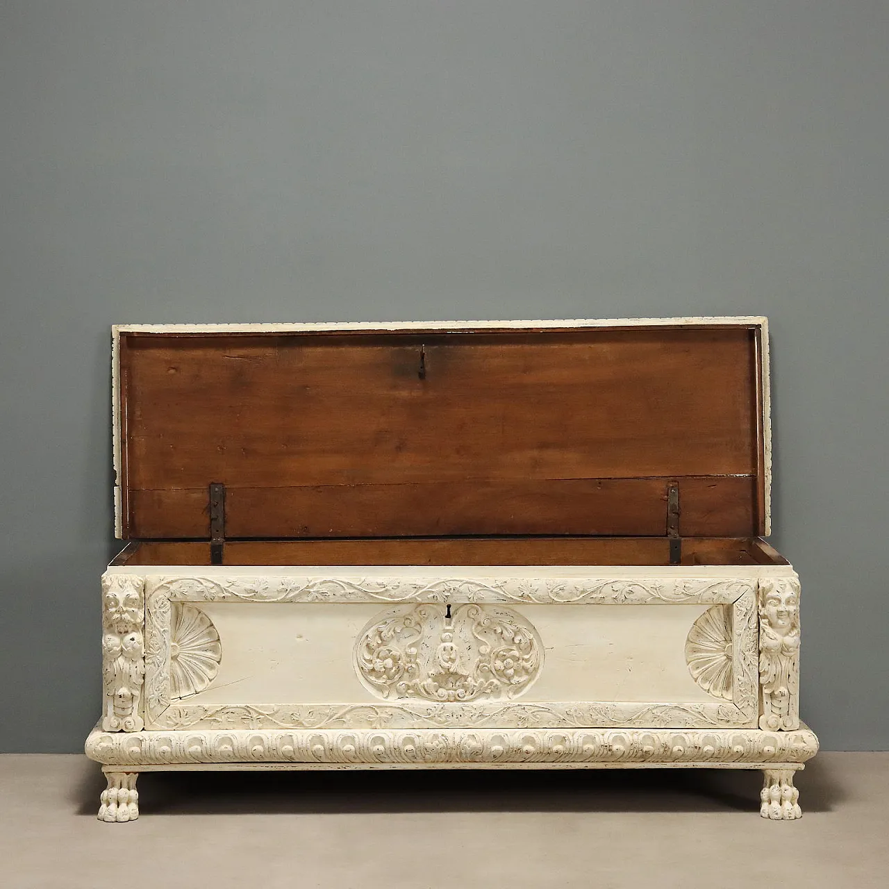 Carved and painted Neo-Renaissance style chest, 19th century 5