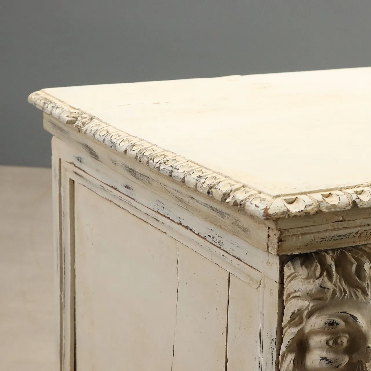 Carved and painted Neo-Renaissance style chest, 19th century 7