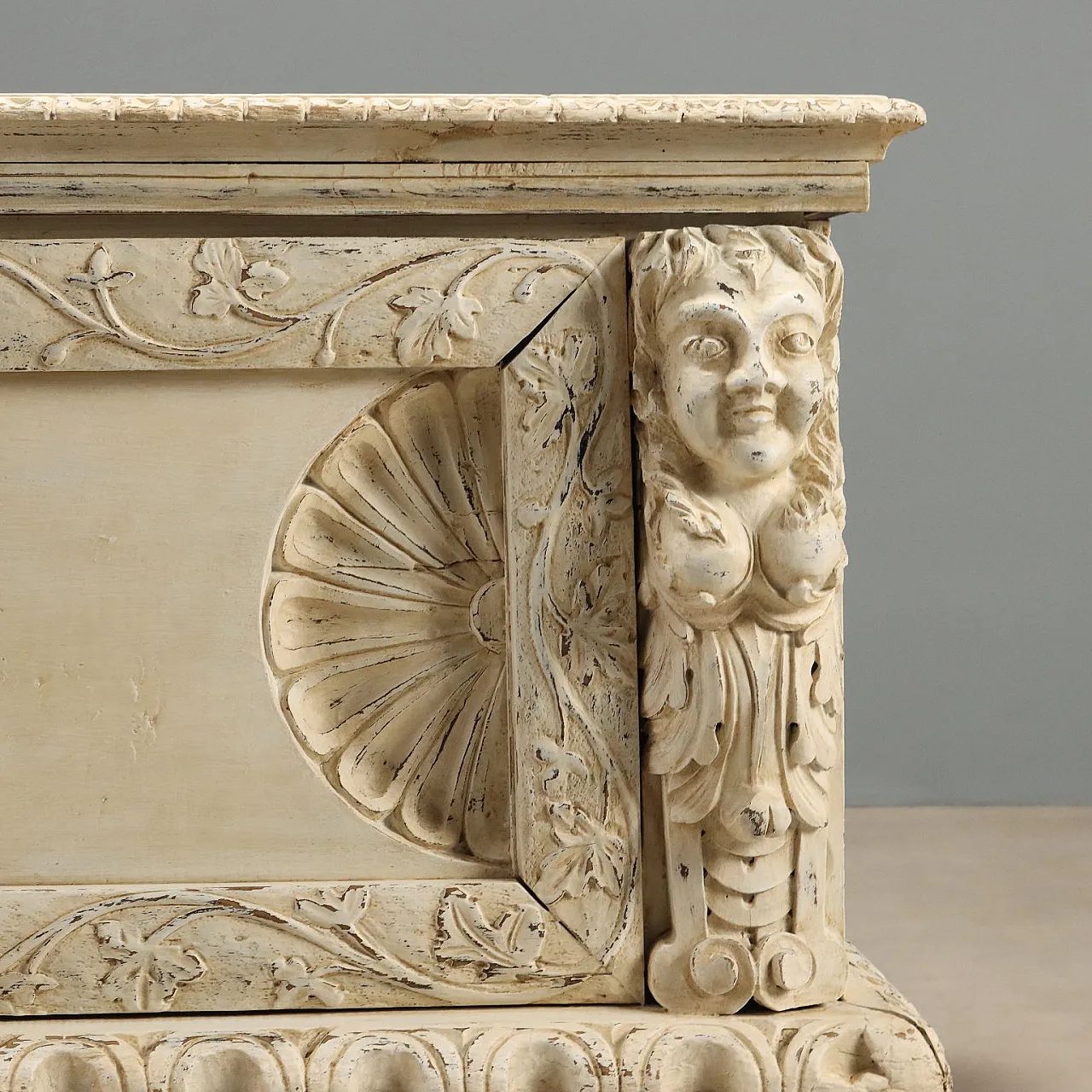 Carved and painted Neo-Renaissance style chest, 19th century 10