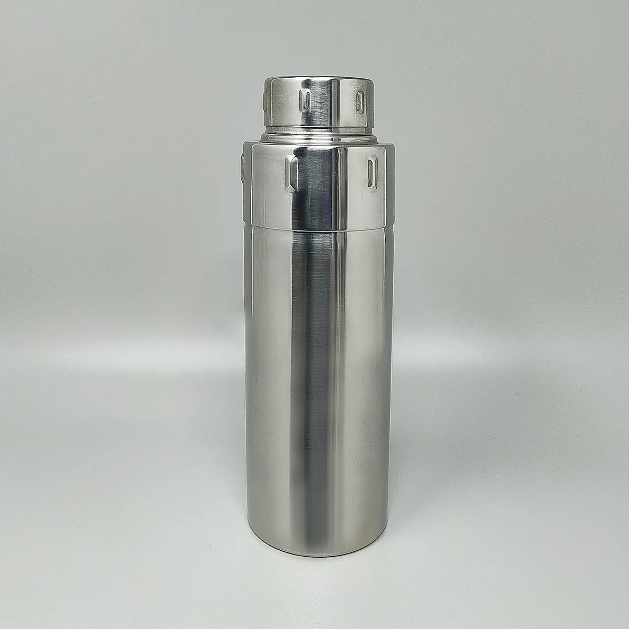 Shaker da cocktail di Gio Ponti per Fratelli Calderoni, anni '70 1