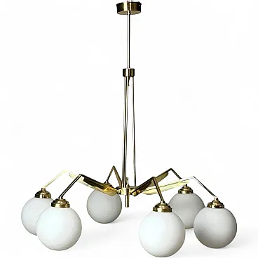 Lampadario in ottone in stile Stilnovo con globi in vetro opalino, 900