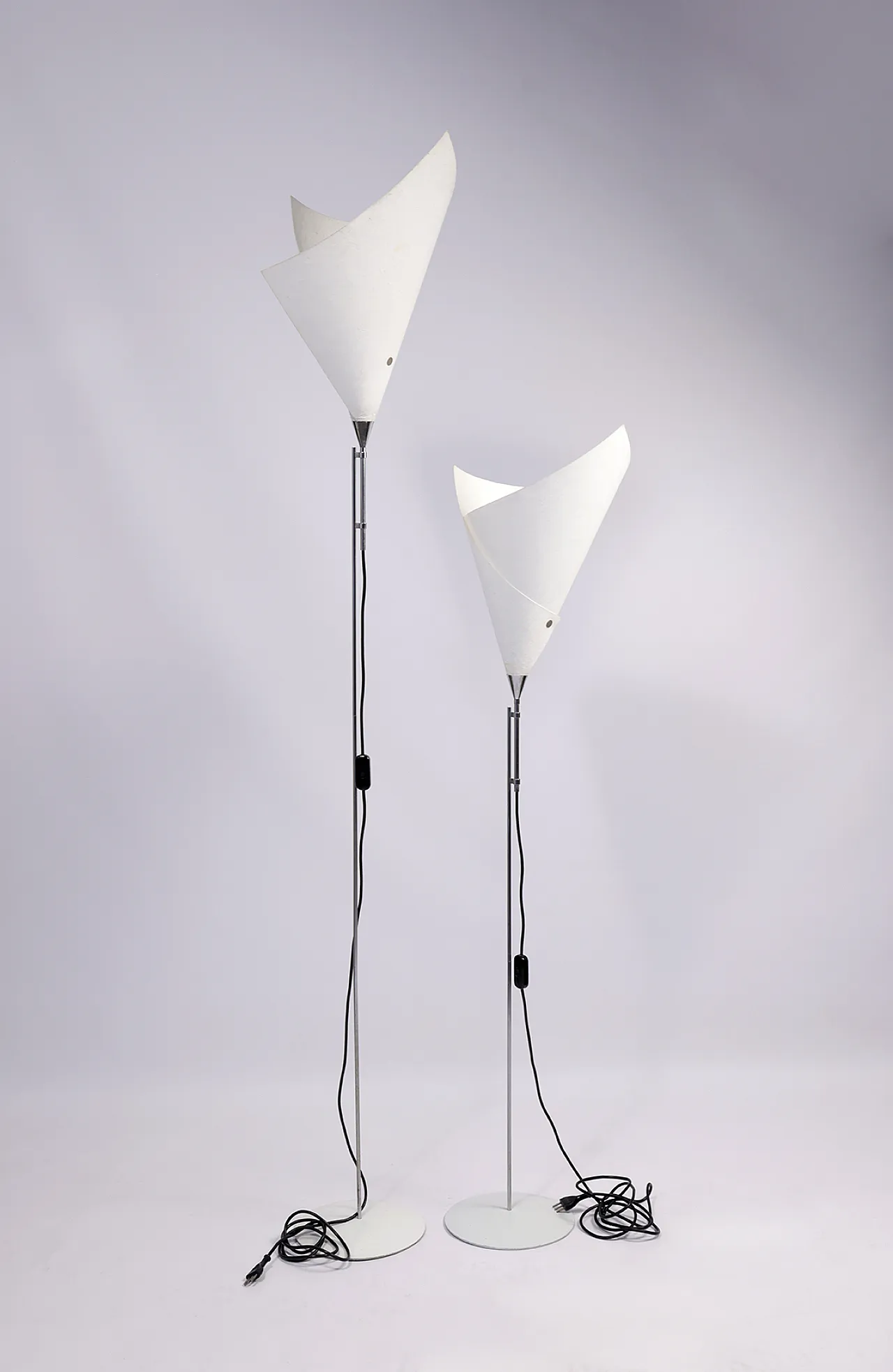 Coppai di lampade da terra Calla Marcello Cuneo, anni '70 9