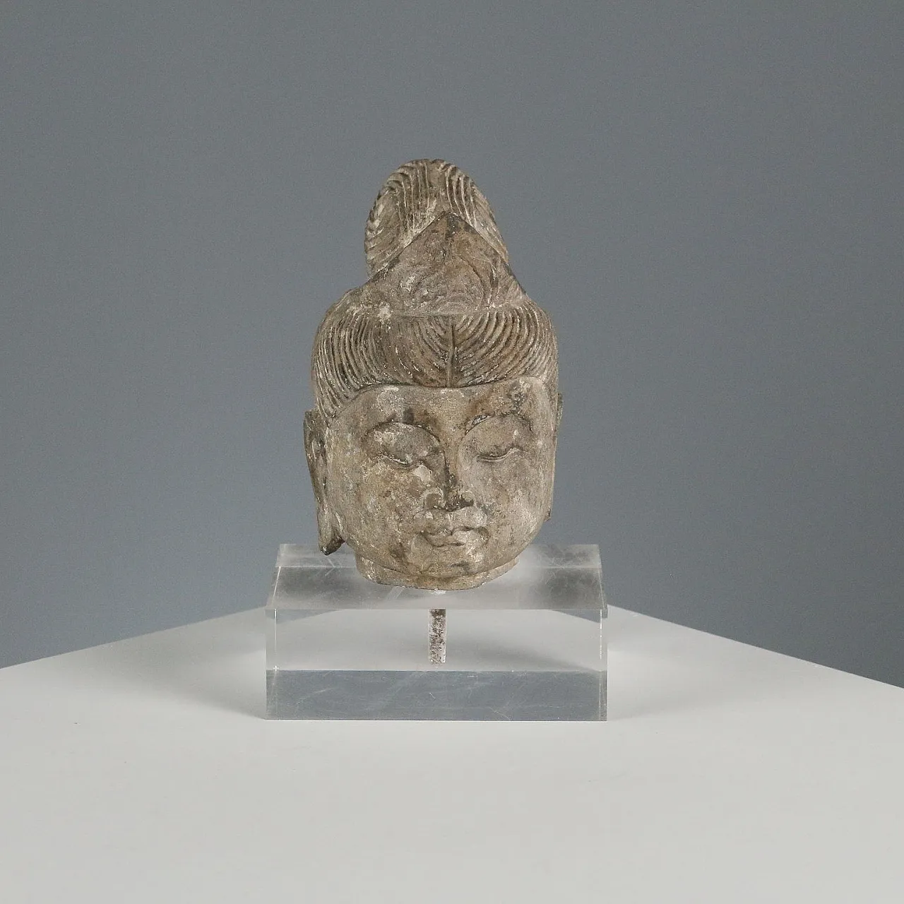 Buddha, scultura in pietra e plexiglass, '900 1