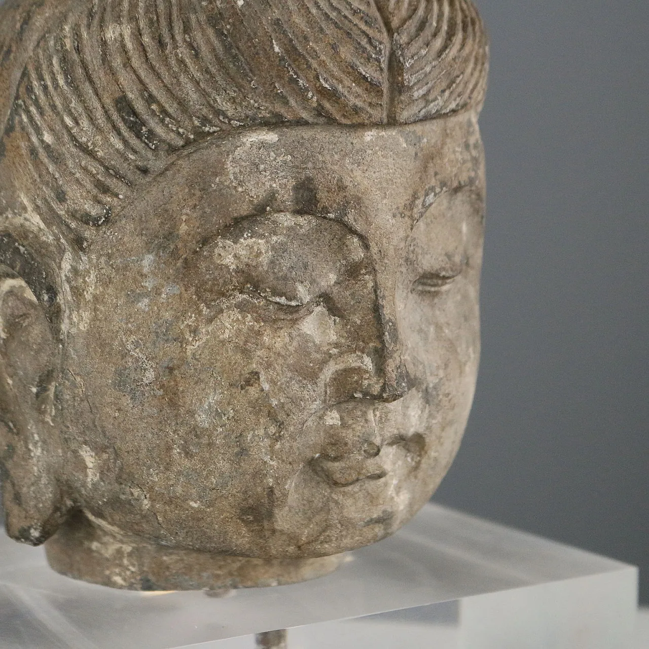 Buddha, scultura in pietra e plexiglass, '900 4