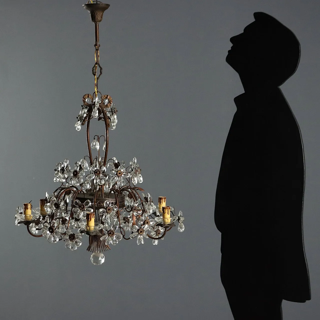 Lampadario in metallo ramato e vetro a sei luci, '900 2