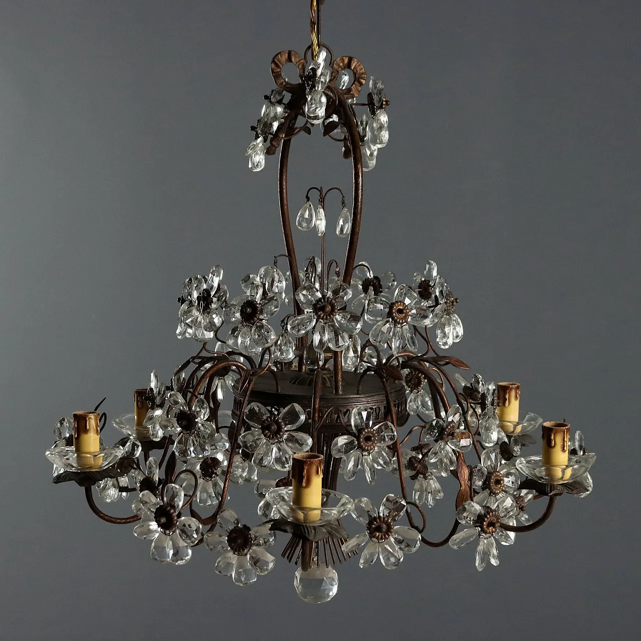 Lampadario in metallo ramato e vetro a sei luci, '900 3