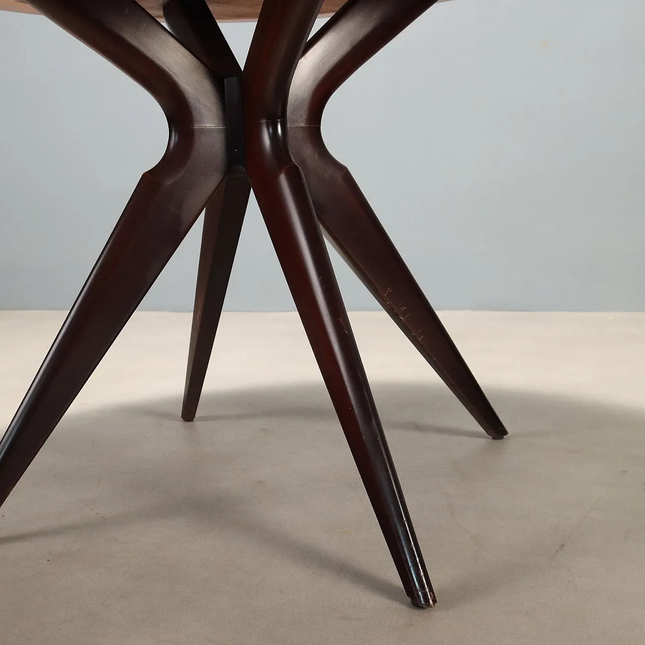 Table in beechwood, mid-20th century 8