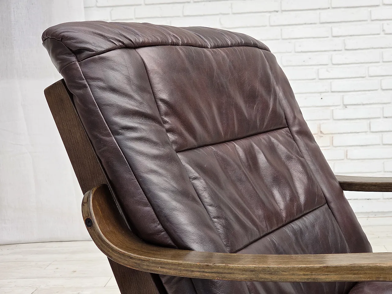 Poltrona scandinava, rivestimento in pelle marrone, anni '70 3