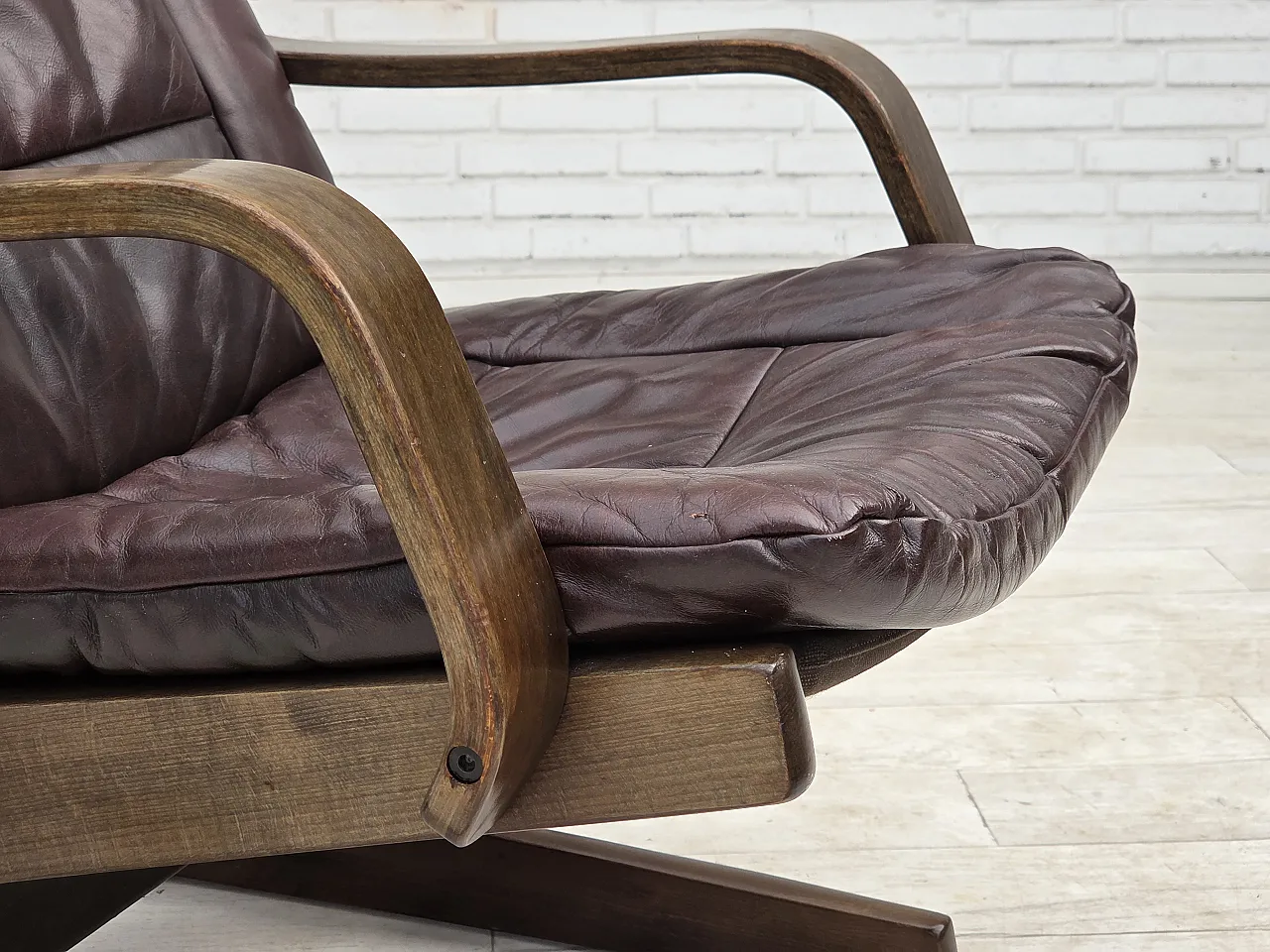 Poltrona scandinava, rivestimento in pelle marrone, anni '70 4