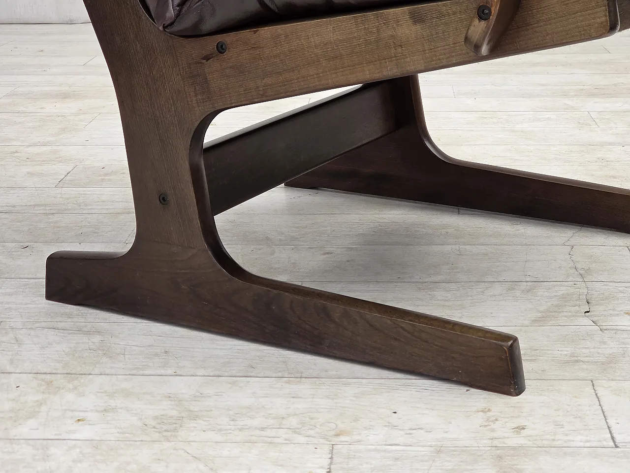 Poltrona scandinava, rivestimento in pelle marrone, anni '70 5