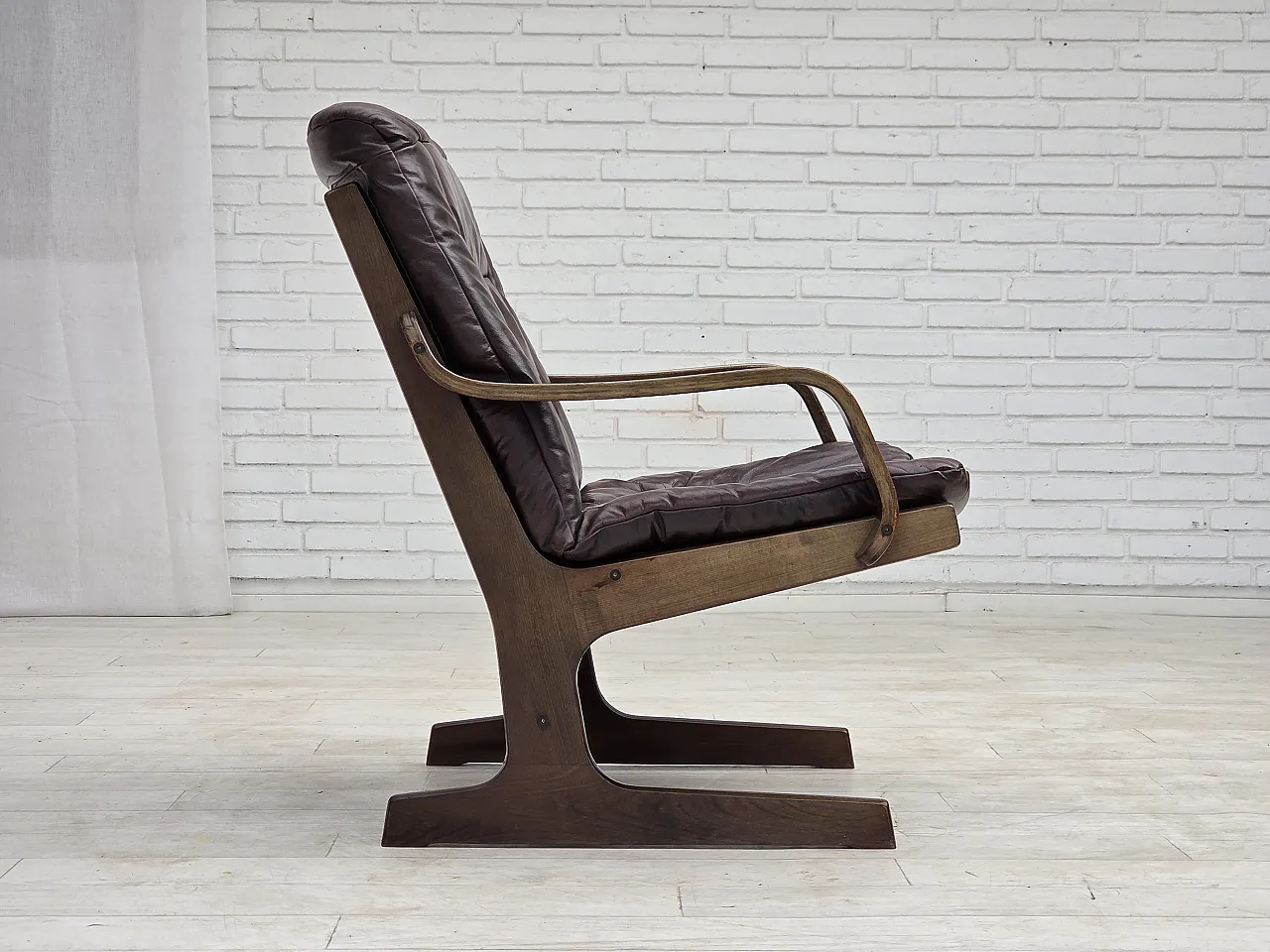 Poltrona scandinava, rivestimento in pelle marrone, anni '70 10