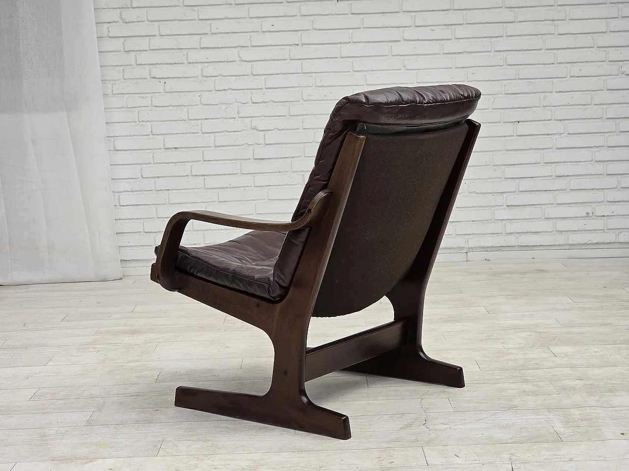 Poltrona scandinava, rivestimento in pelle marrone, anni '70 14