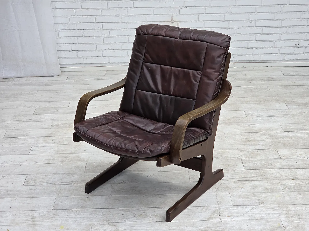 Poltrona scandinava, rivestimento in pelle marrone, anni '70 16