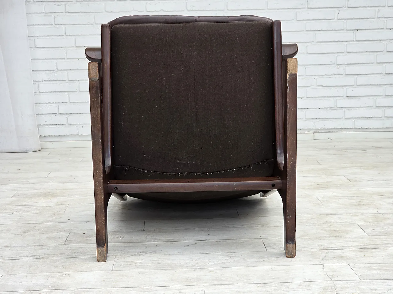 Poltrona scandinava, rivestimento in pelle marrone, anni '70 17