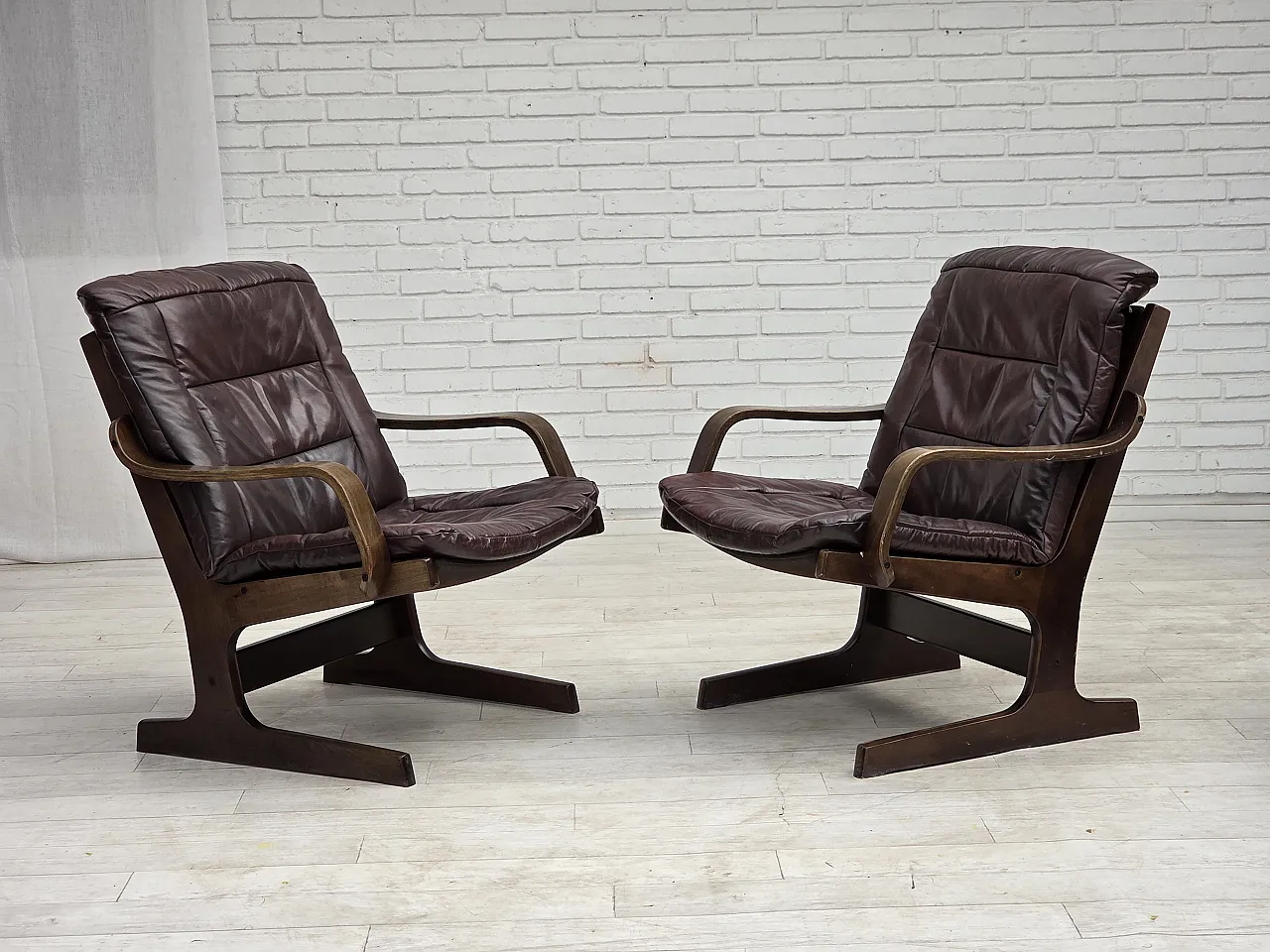 Poltrona scandinava, rivestimento in pelle marrone, anni '70 18