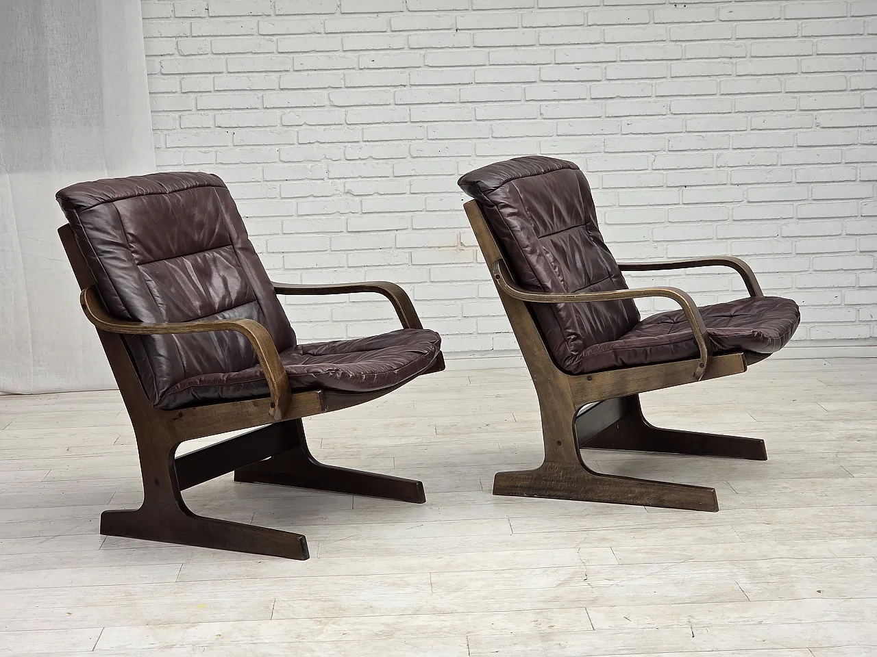 Poltrona scandinava, rivestimento in pelle marrone, anni '70 19