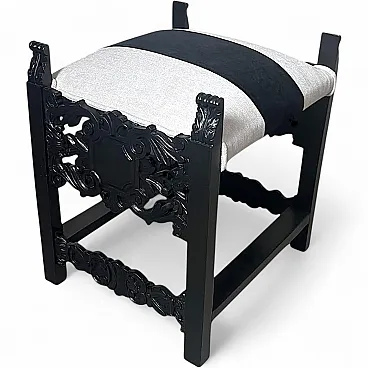 Neo-Renaissance style bench carved eood and linen blend, 19th century