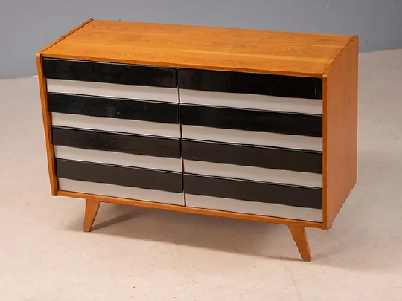 Credenza U453 Mid-Century di Jiří Jiroutek per Interier Praha, anni 60 3