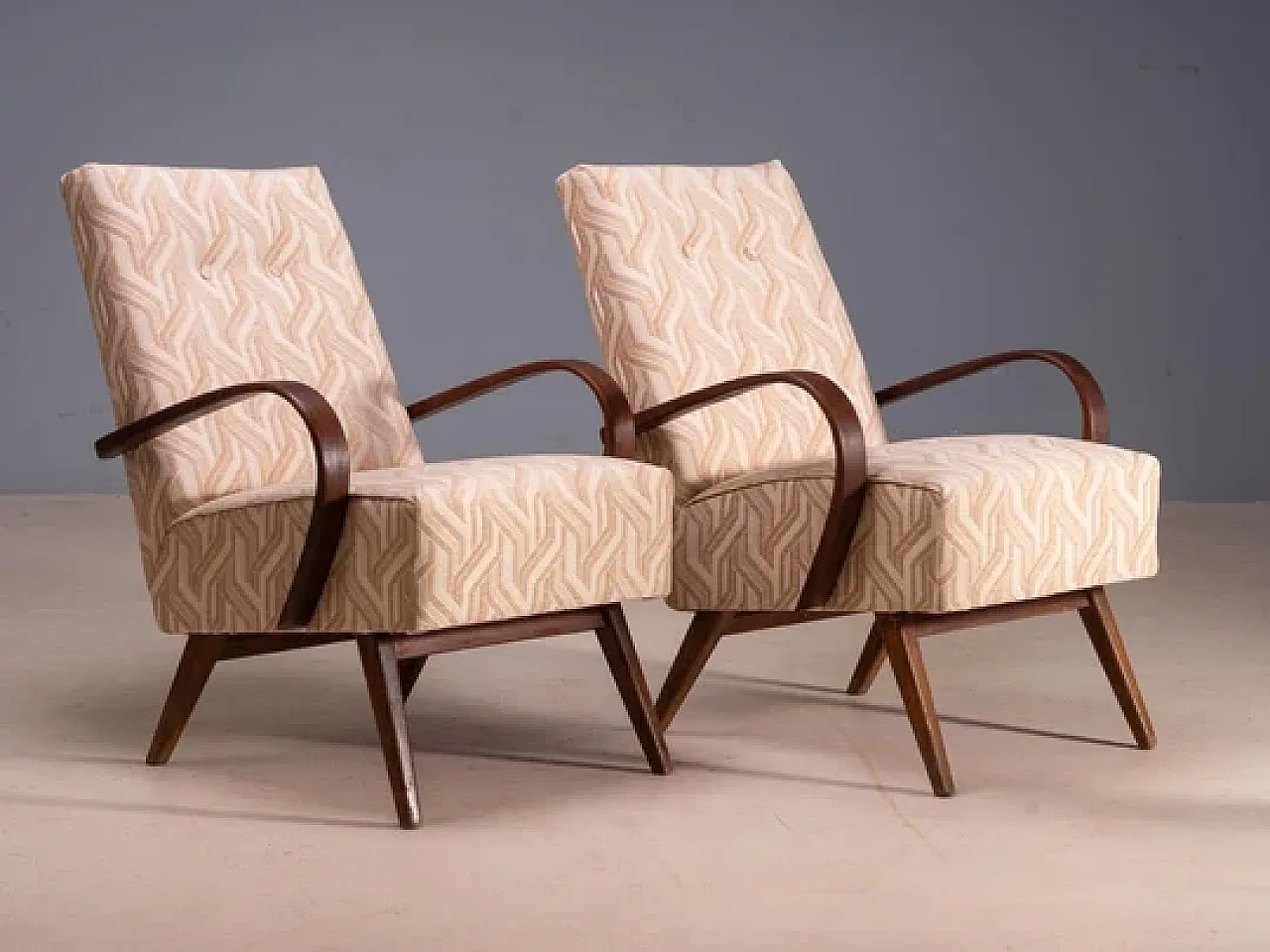 Coppia di poltrone in legno curvato di Jaroslav Šmídek, '900 2