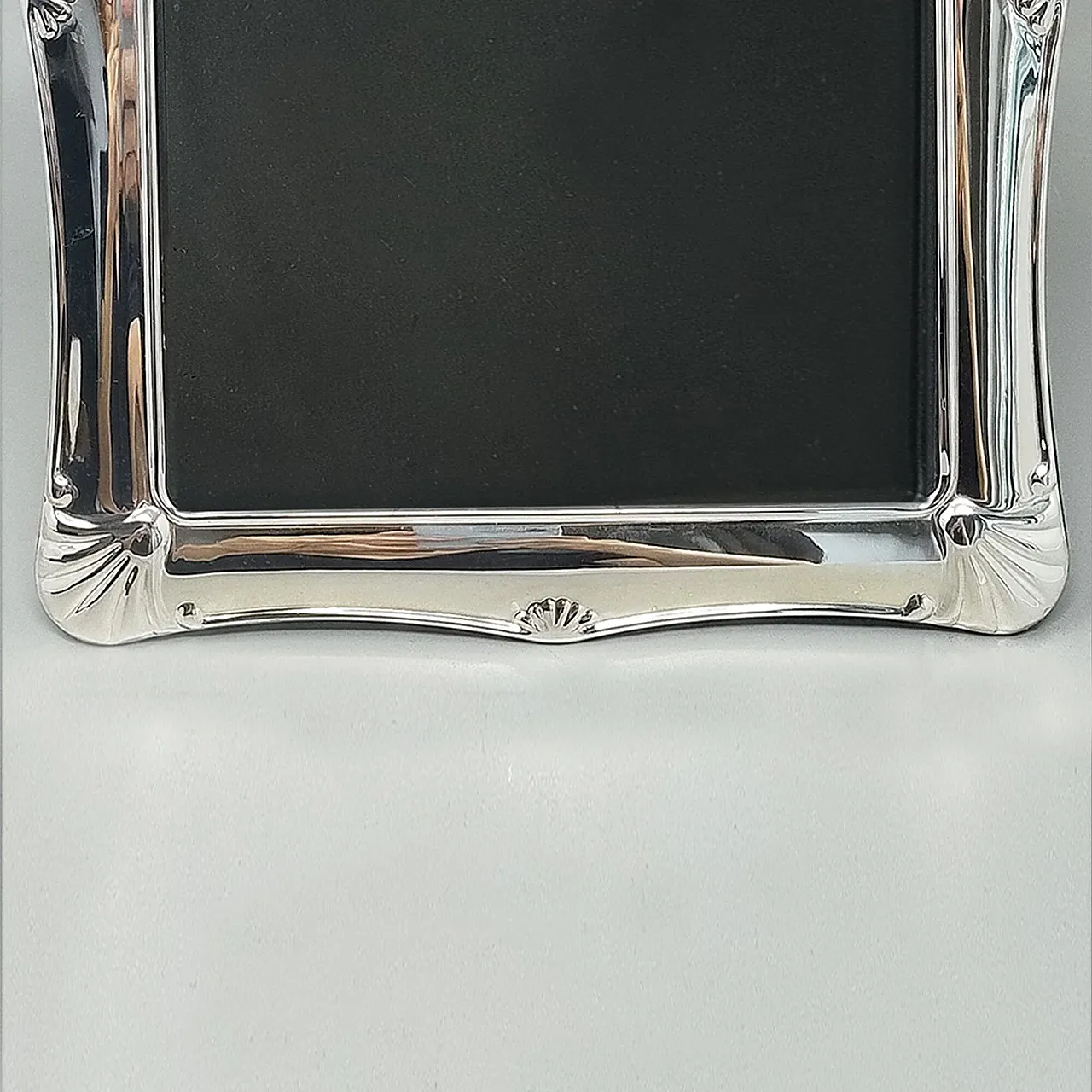 Silver-plated and glass photo frame with shell motifs, 1970s 6