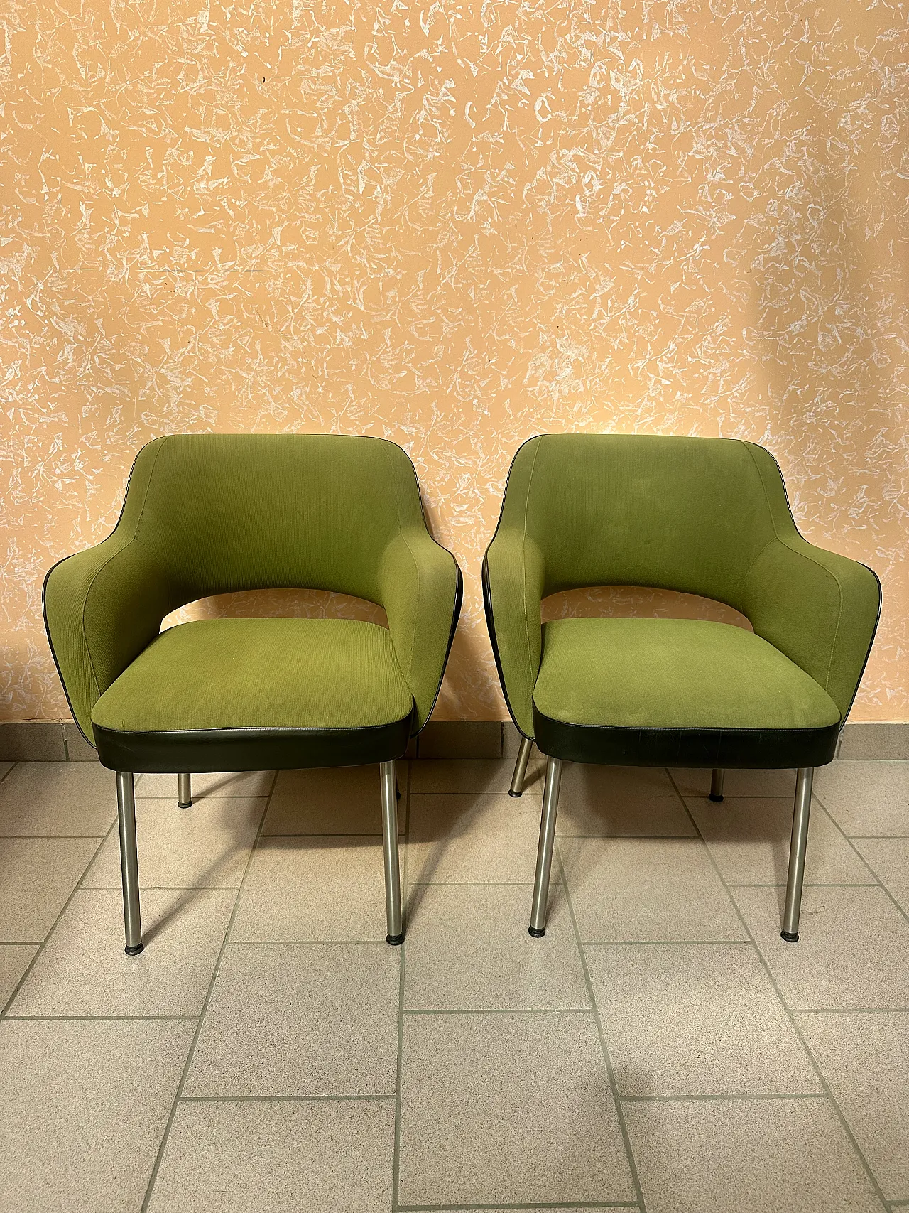Pair of Mobiltecnica Torino armchairs, green fabric, black skai, 1970s 2