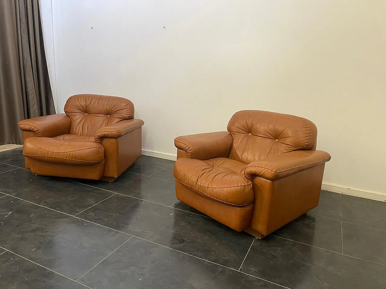 Pair of Cognac Leather Armchairs attributed to Vavassori, 1970s 7
