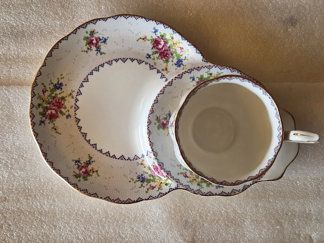 Petit Point tea set in porcelain by Royal Albert, 1960s 4