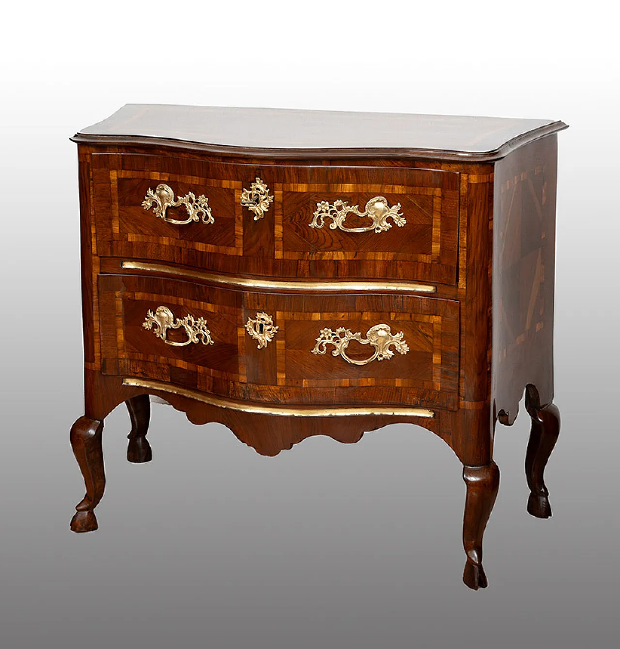 Louis XIV Sicilian chest of drawers in walnut burl, 18th century 1