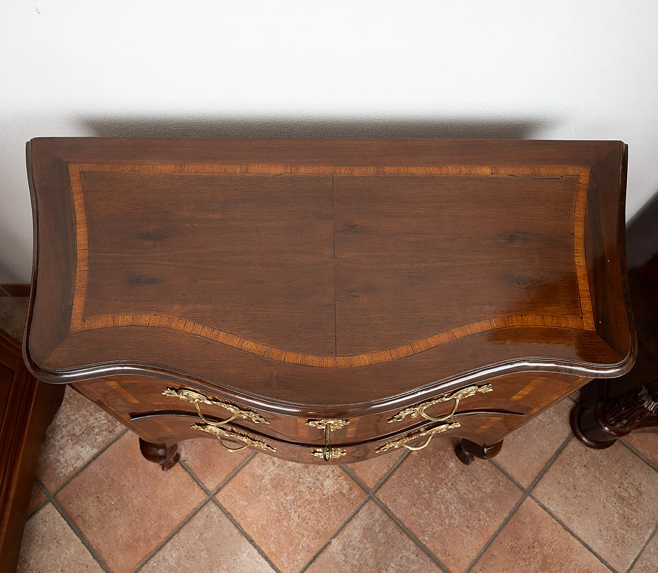 Louis XIV Sicilian chest of drawers in walnut burl, 18th century 3
