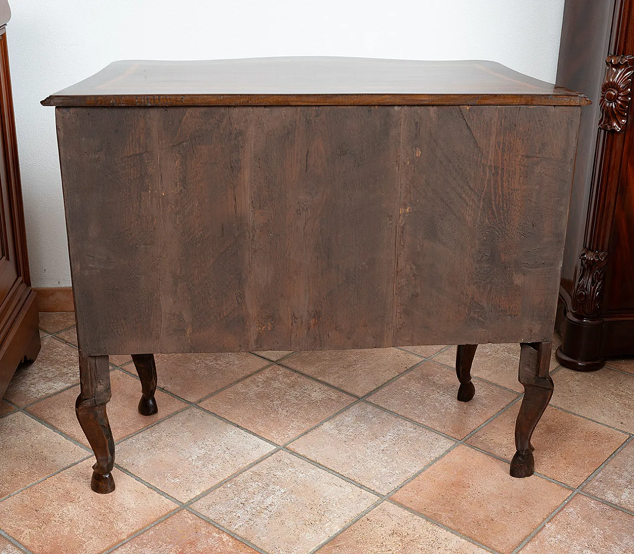 Louis XIV Sicilian chest of drawers in walnut burl, 18th century 9