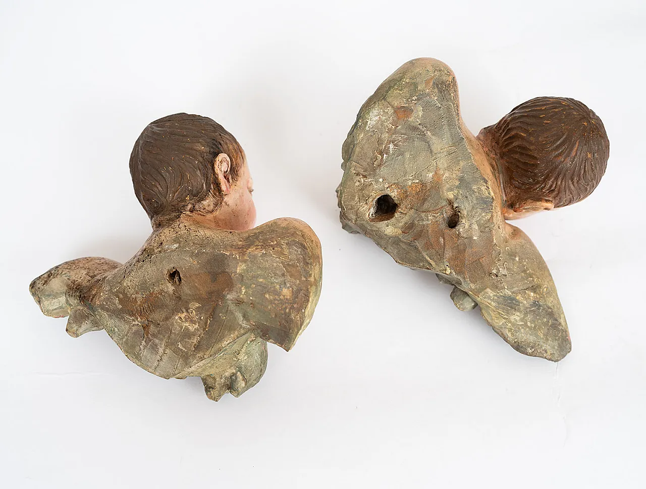 Pair of antique polychrome wooden winged cherubs,Naples, 18th century. 5