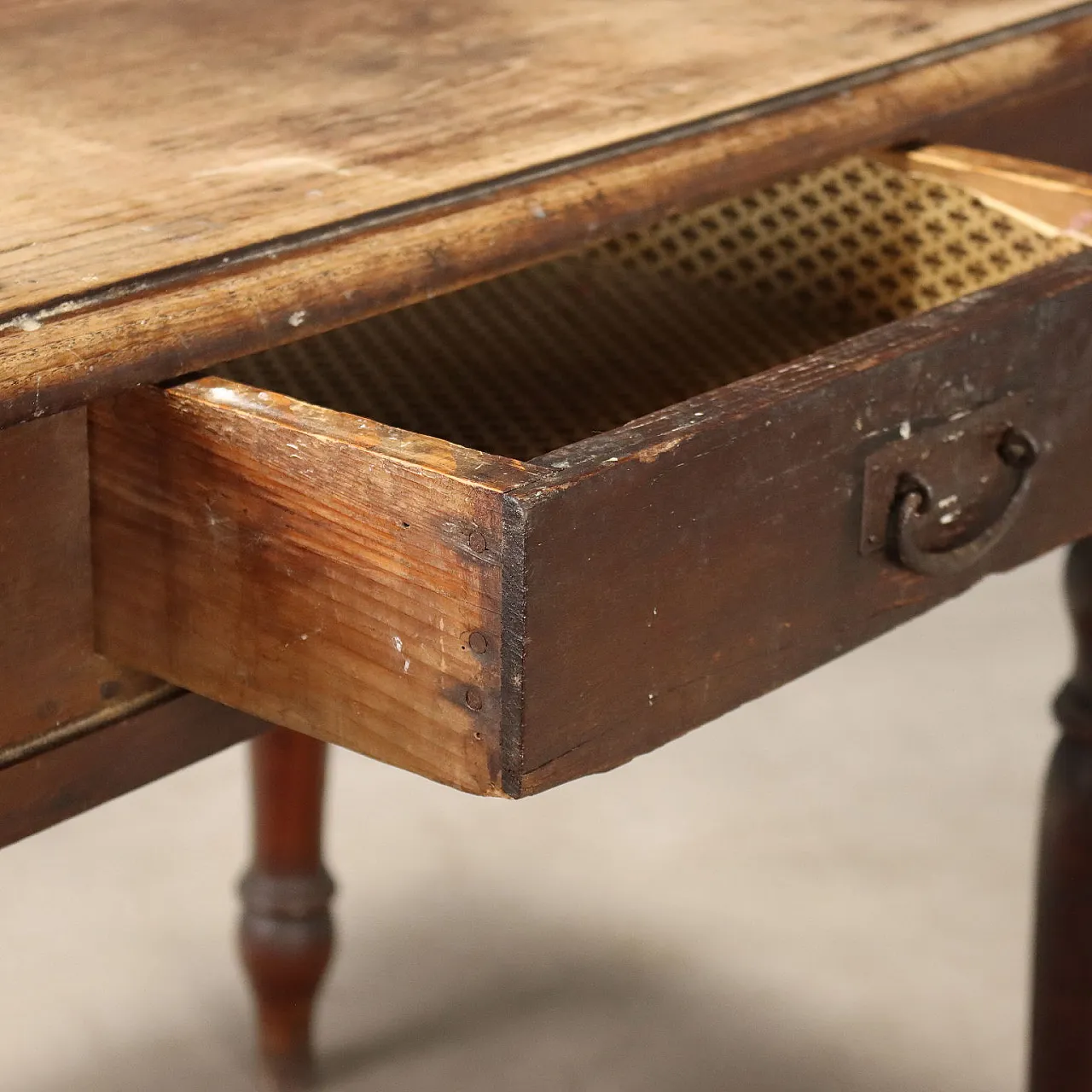 Walnut writing desk with turned legs, 19th century 4