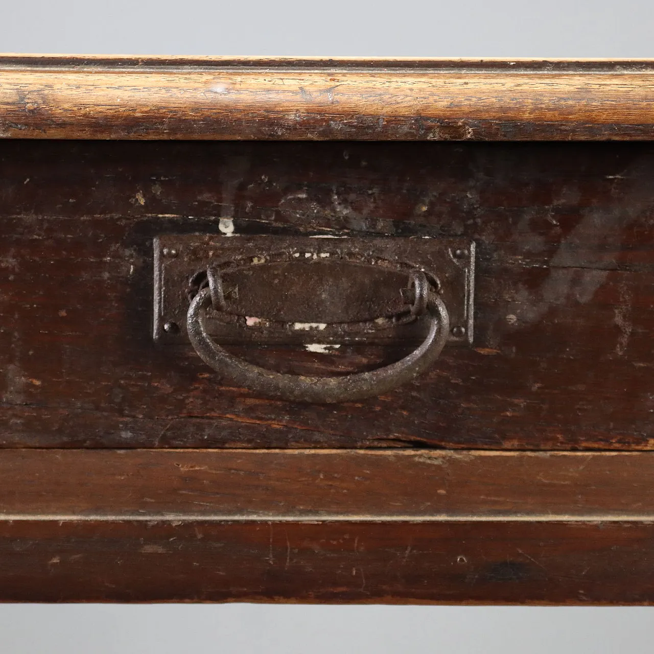 Walnut writing desk with turned legs, 19th century 5