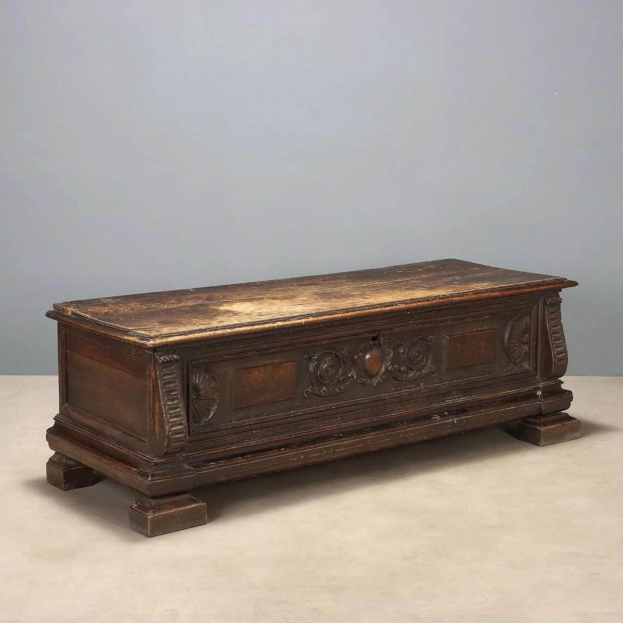 Baroque chest, early 18th century 1