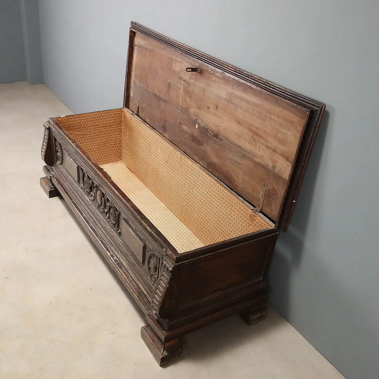 Baroque chest, early 18th century 4