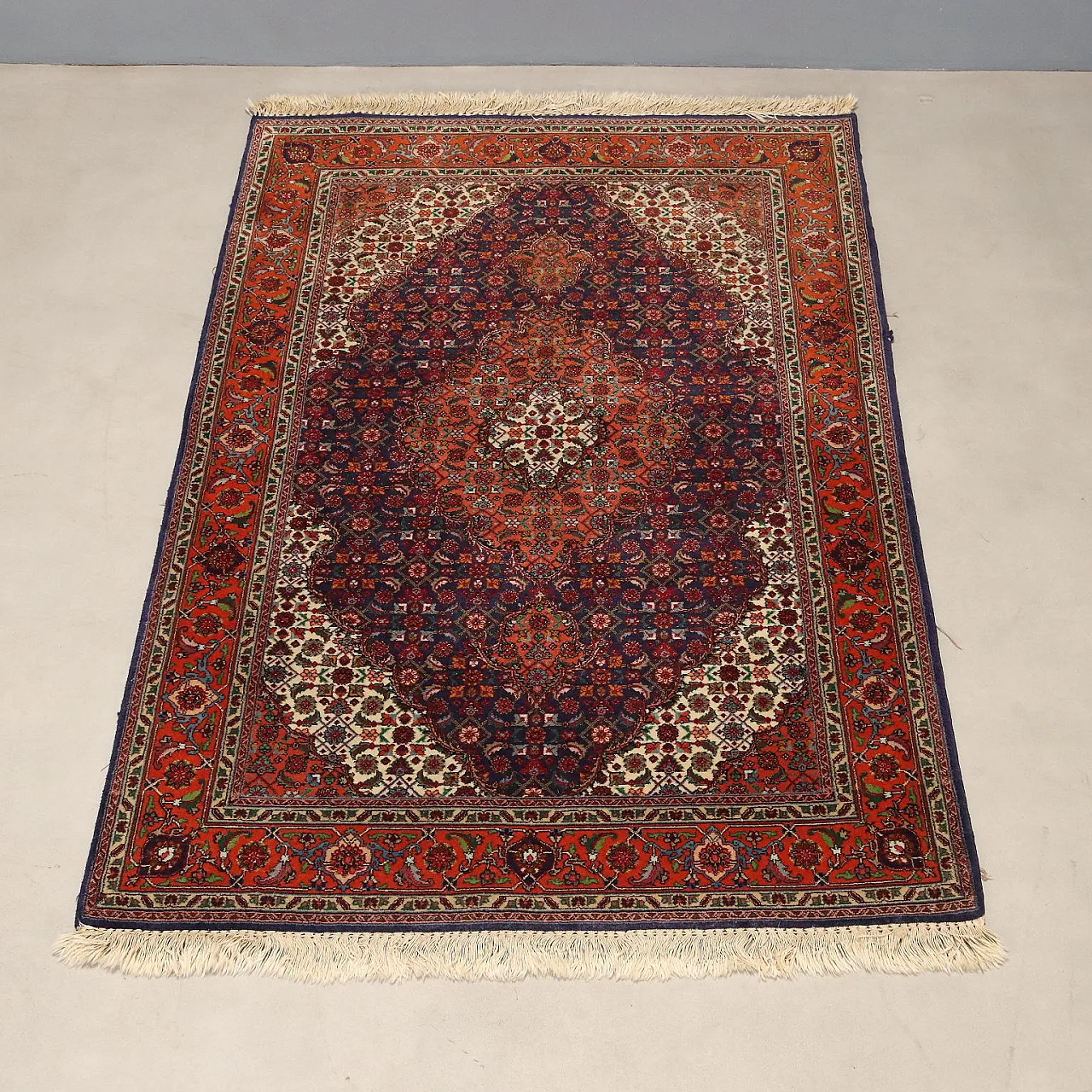 Tabriz rug in cotton, wool and silk, late 20th century 3