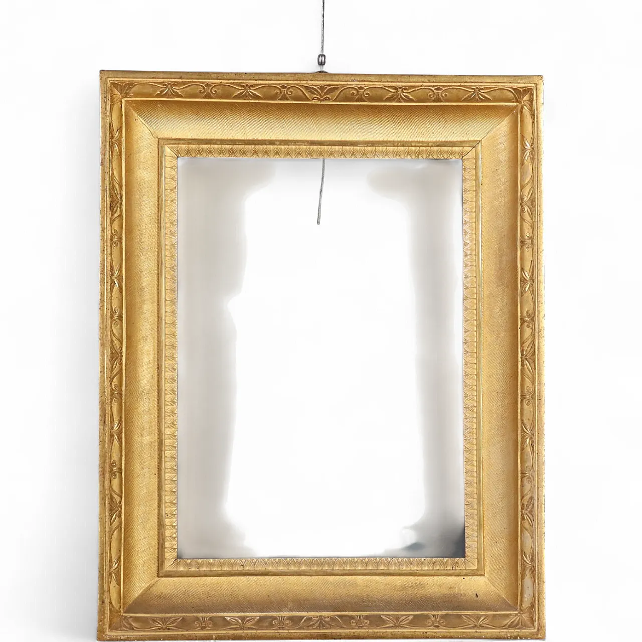 Empire frame in carved and gilded wood, early 19th century 10