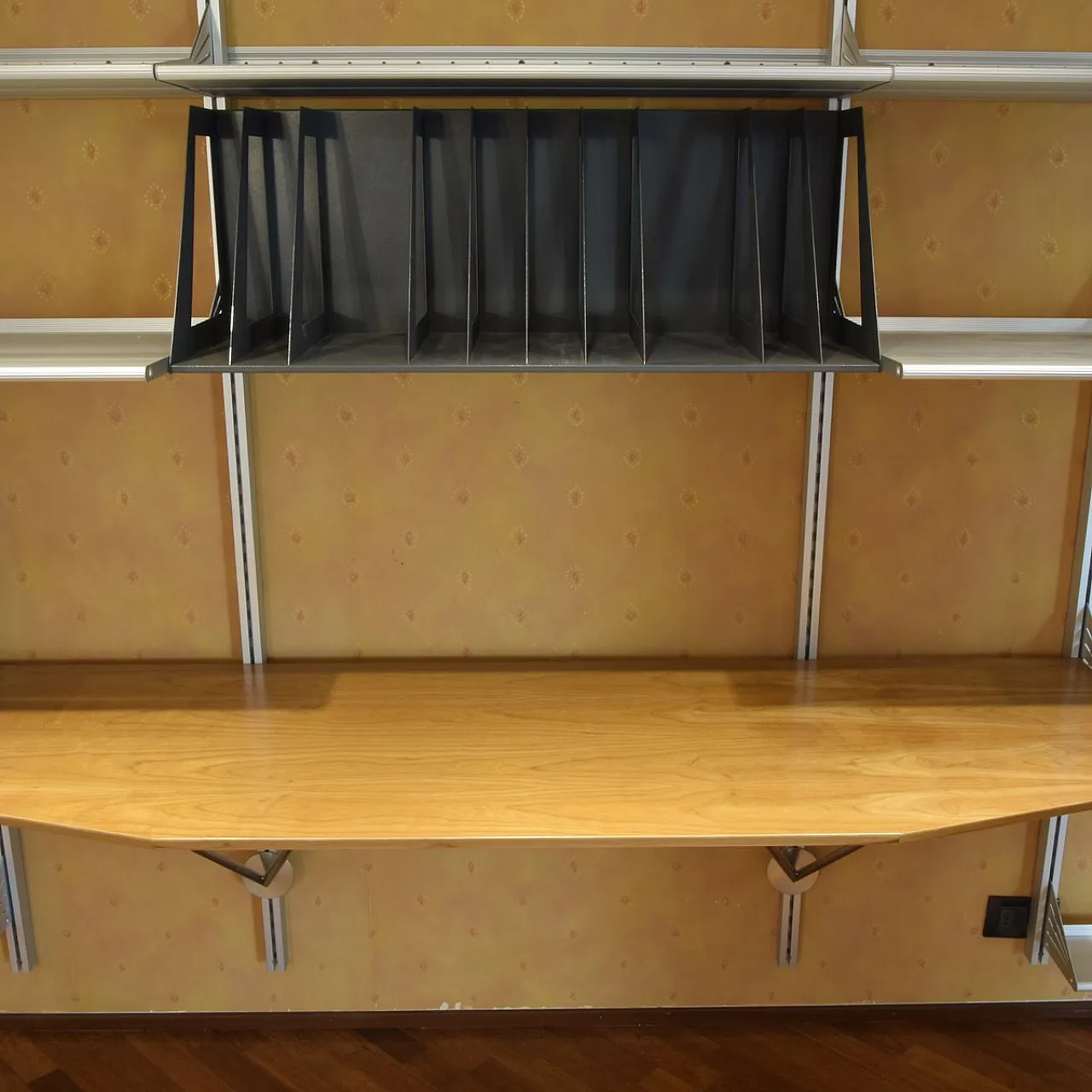 Kaos wall system in aluminum by Antonia Astori for Driade, 1990s 8